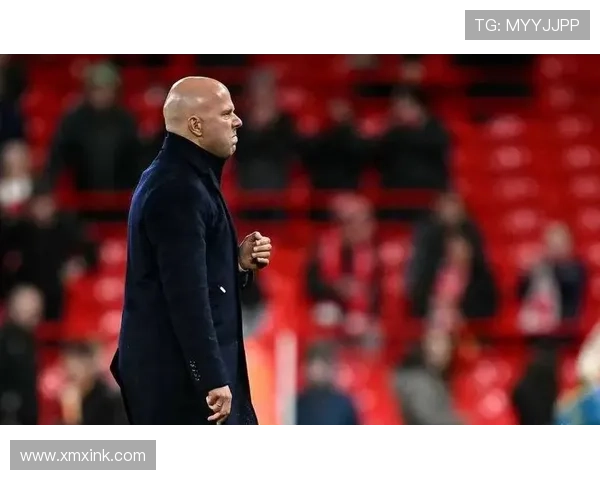 利物浦惨败球迷提前退场斯帅遭嘲或面临下课风波危机持续发酵中局